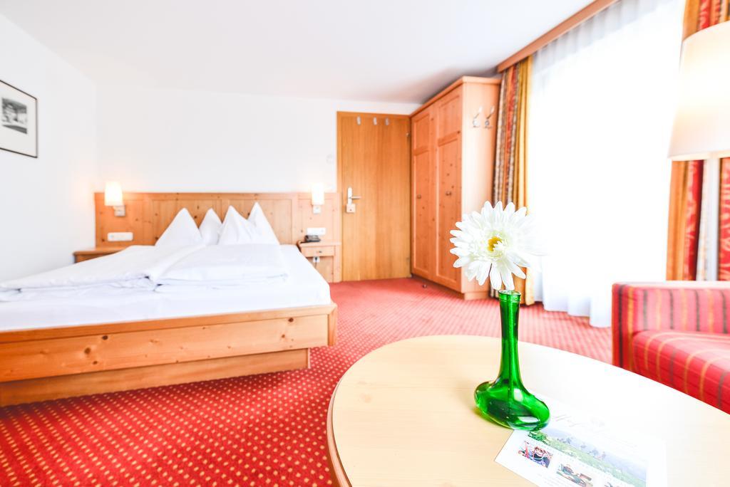 Hotel-Pension Hoferhaus Neukirchen am Großvenediger Esterno foto